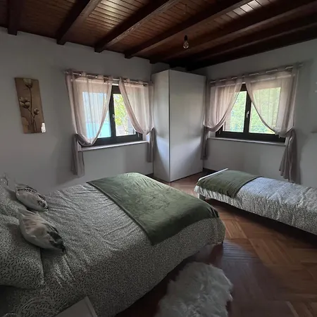 Apartment L Ago Maina
