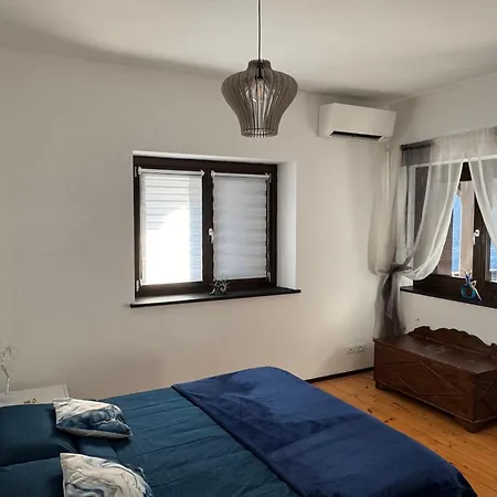 Apartment Maina *