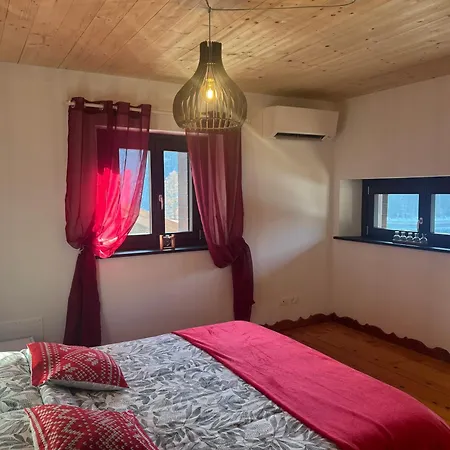 Apartment Maina