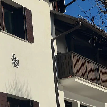 Maina Apartment *